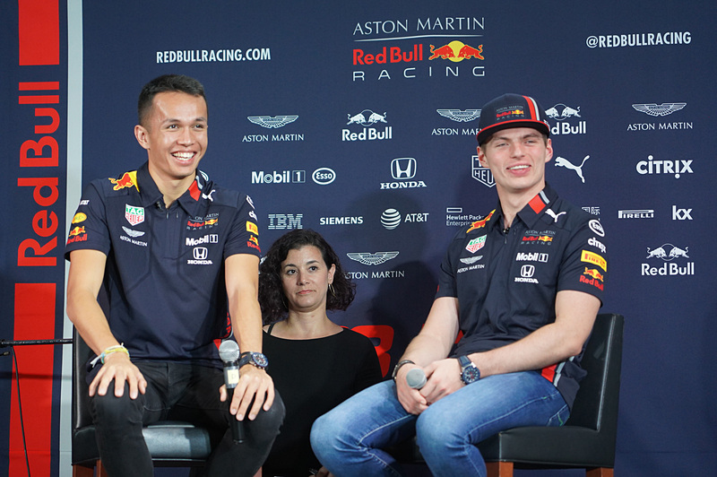 笑いの絶えない会見となった