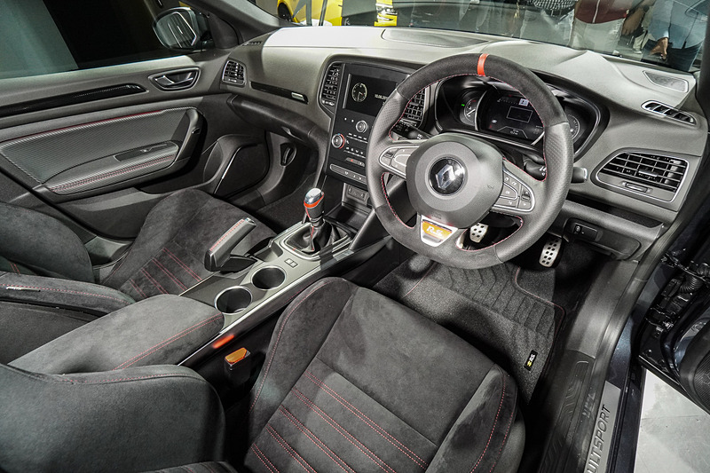 メガーヌ ルノー・スポール トロフィー MTのインテリア