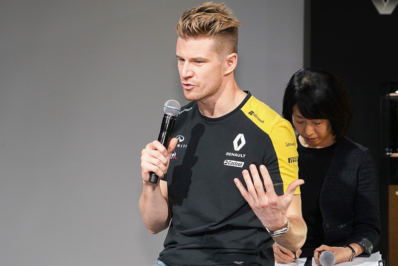 ヒュルケンベルグ選手はルノー・スポール F1 チームドライバーで、ルノー・スポールのアンバサダーも務めている