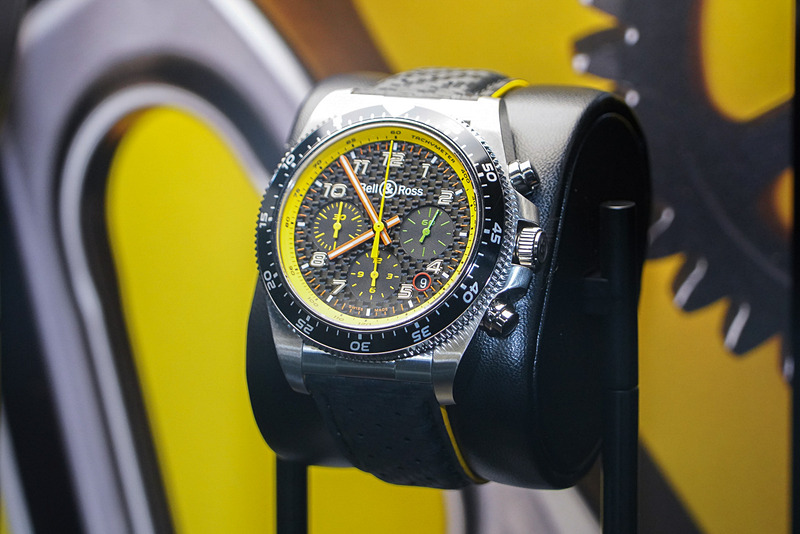 会場にはオフィシャルウォッチパートナーのベル＆ロスの時計も展示。左が「BR V3-94 R.S.19」で右が「BR 03-94 R.S.19」。どちらも999本の限定販売