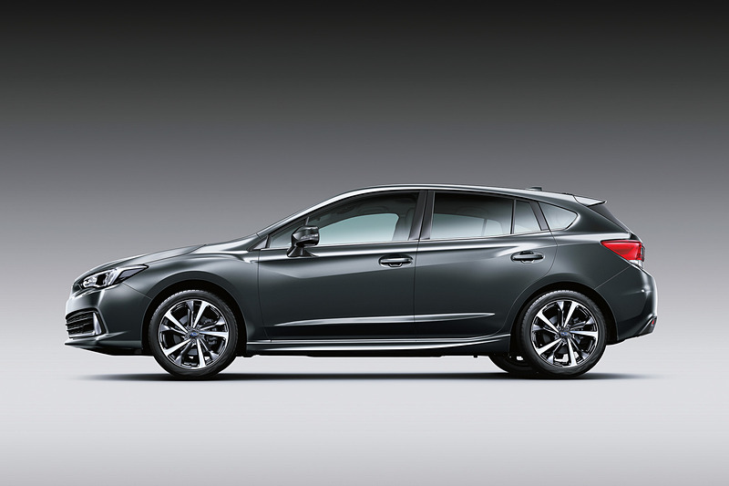 マグネタイトグレー・メタリック