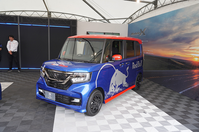 トロロッソ色のN-BOX カスタム