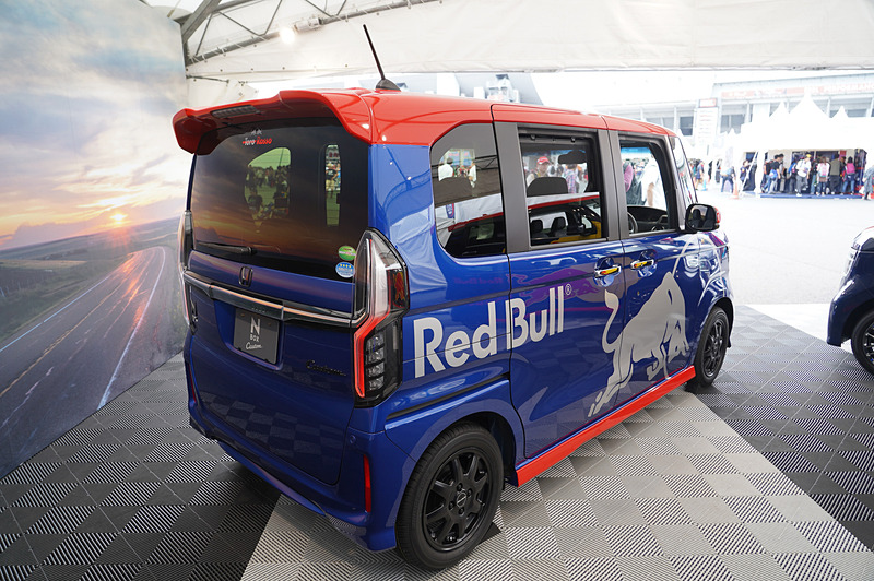 トロロッソ色のN-BOX カスタム