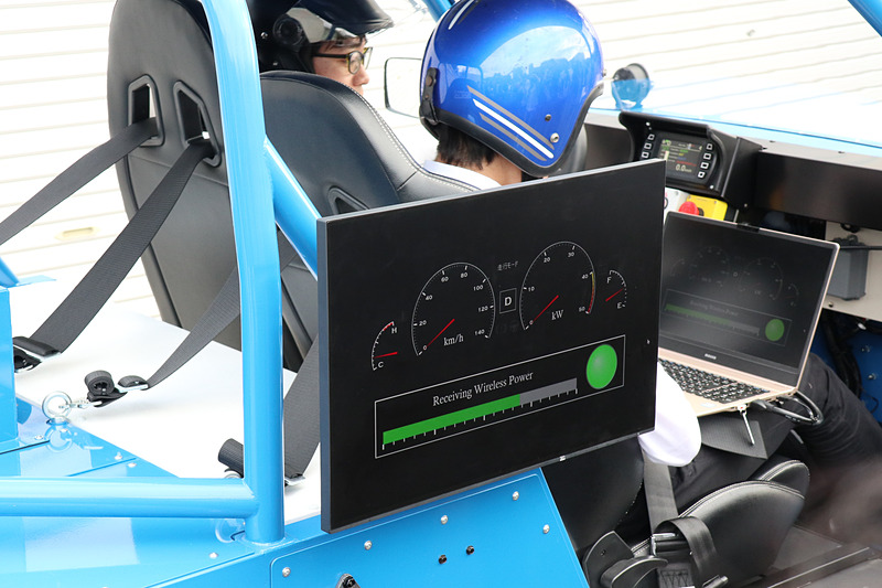 電気を受けている様子