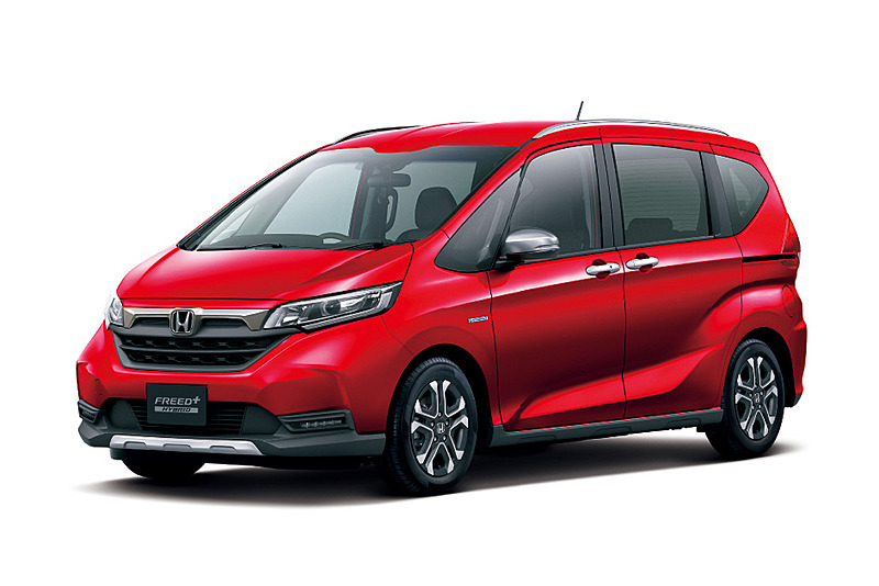 「プレミアムクリスタルレッド・メタリック」（5万5000円高）