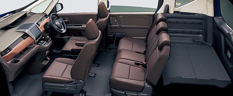 フリード＋ HYBRID G Honda SENSINGのインテリア