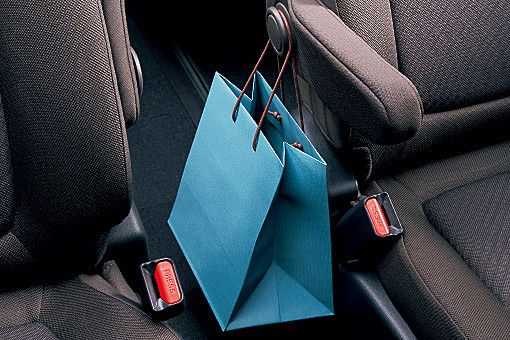 車内の収納スペースは豊富に用意されている