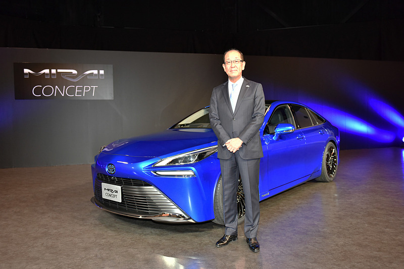 燃料電池車 次期型開発最終段階の「MIRAI Concept」と、チーフエンジニアの田中義和氏