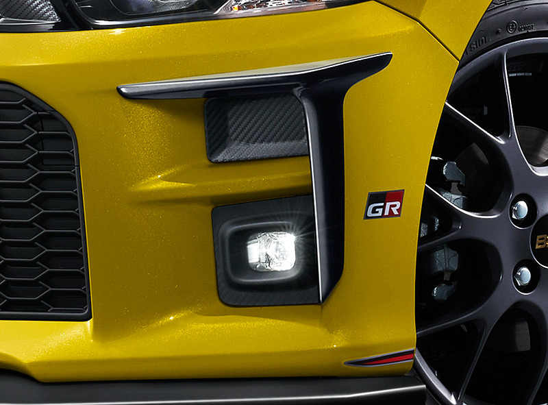 「GRフロントコーナースポイラー」（4万円）