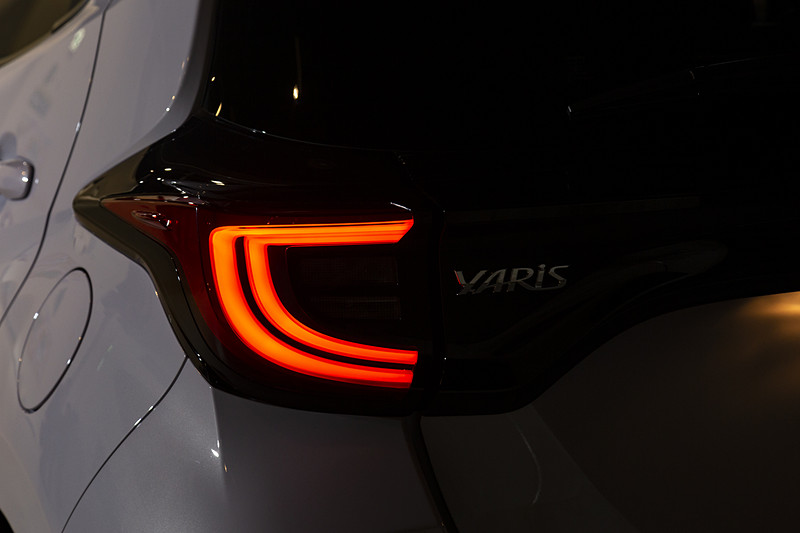 リアコンビネーションランプ