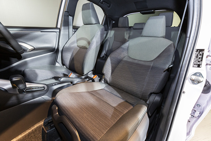 シート表皮はファブリック