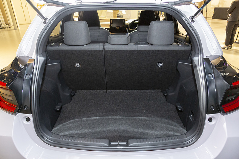 下段にセットした状態。より大きな荷物に対応する