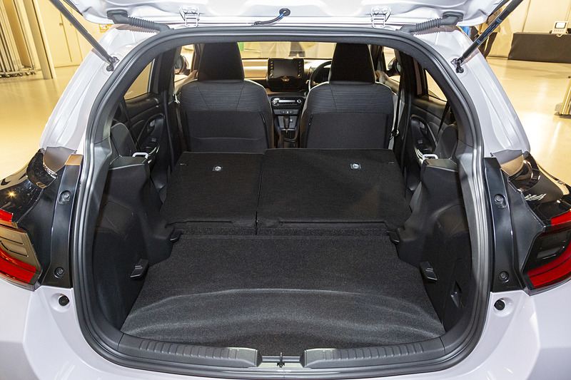 下段にセットした状態。より大きな荷物に対応する