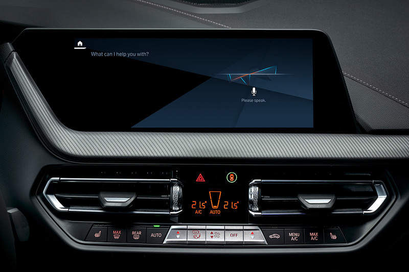 M235i xDriveに採用されたインフォテイメントディスプレイ