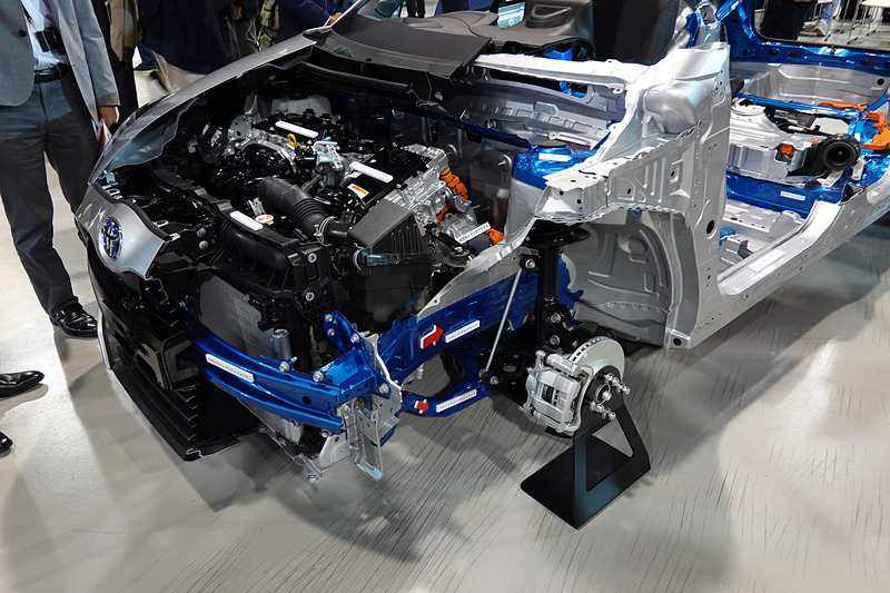 フロントまわり。青色の鋼板がハイテン材。1180MPaや980Paが使われている