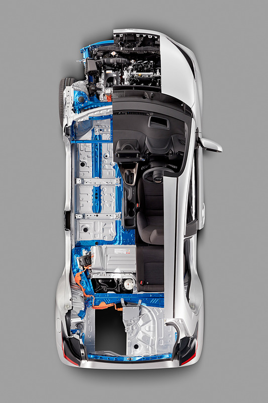 新構造を採用した結合部分の強化、スポット溶接の舵点数増加などでボディ骨格を強化