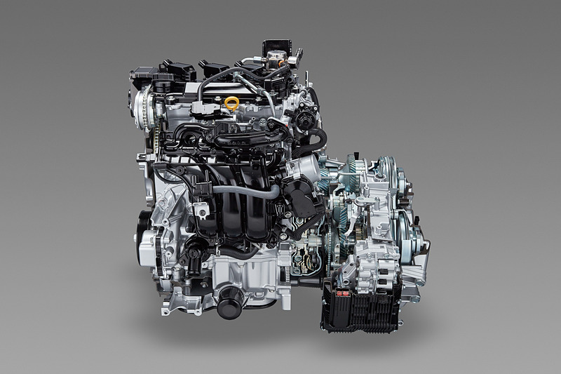 クラストップレベルのエンジン性能を誇るというM15A型エンジン。小型化も追求してトランスミッションと組み合わせた状態でのセンター配置を実現し、走行時の安定性を高める