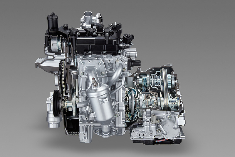 「1KR」型エンジンも軽量化やCVTの変速比幅拡大などの改良が施されている