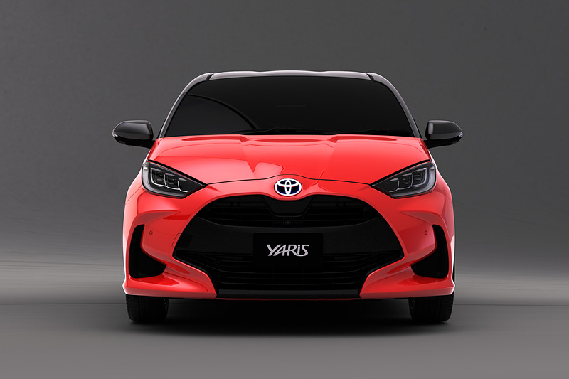 無駄をそぎ落としたキャビンで凝縮感を表現し、四隅に配したタイヤでアグレッシブな走りをアピール