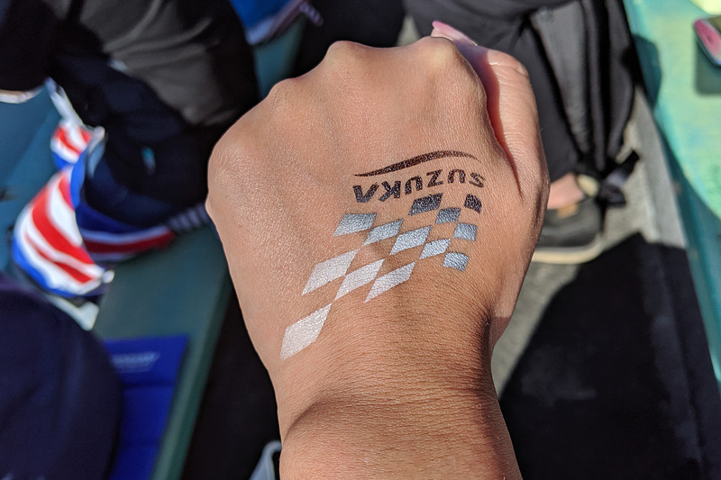 限られた時間の中で、ちゃっかり無料のボディペイントをしてもらった