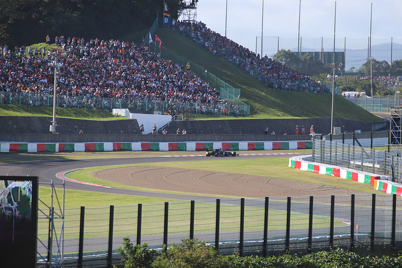 写真では分かりにくいかもしれないが、遠くのS字まで見わたせた