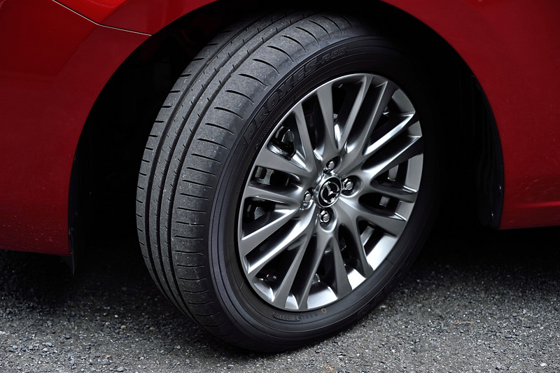 ホイールのデザインも変更。不思議と従来より大きく見える