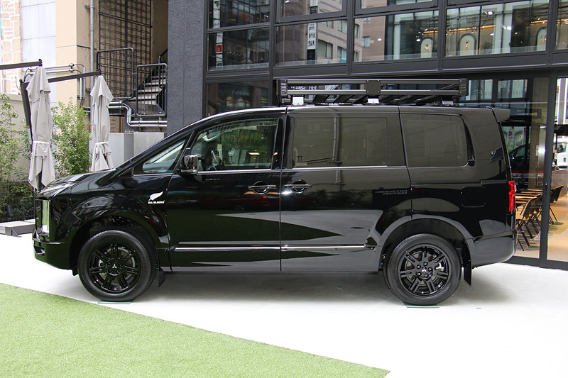 デリカD：5 ALL BLACKS Edition