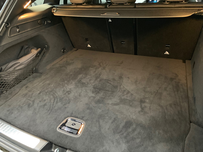 広々としたラゲッジスペース。容量は約500Lを確保