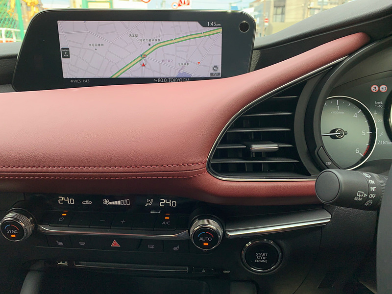 MAZDA3のダッシュボード。インテリアはしっとりとした印象