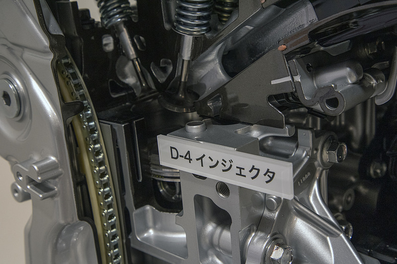 ガソリン車用のM15AはD-4（直噴）インジェクター仕様となる