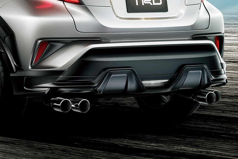 リアバンパースポイラー：4万3000円（税別）