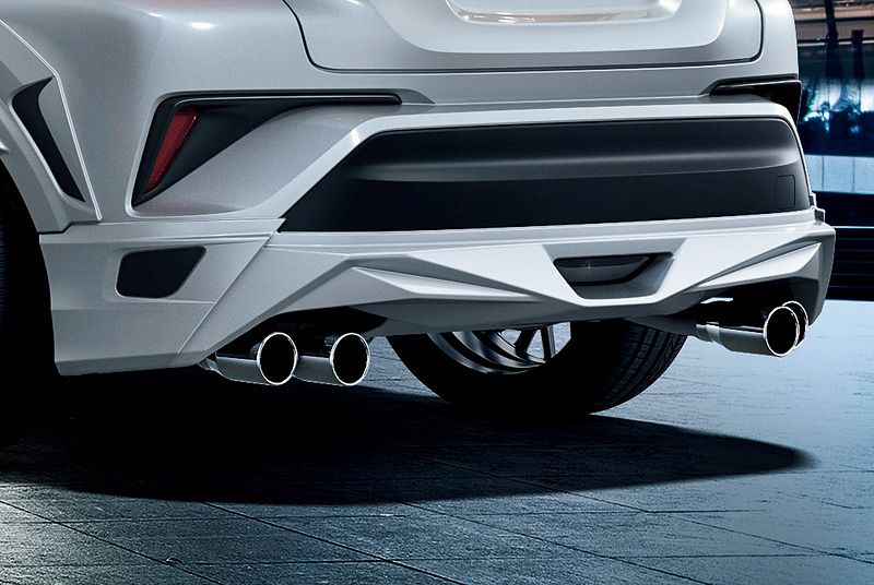 TRDドレスアップマフラー：14万円（税別）