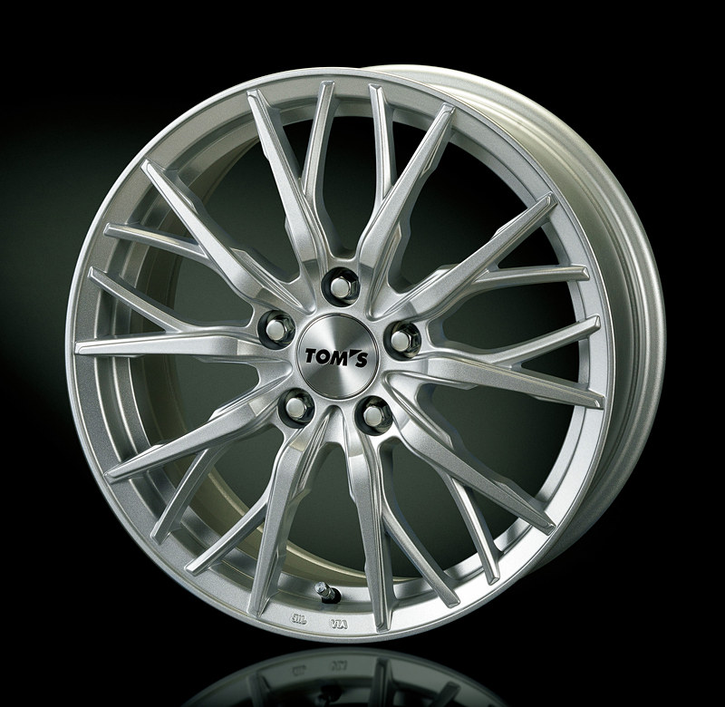 17インチアルミホイール「TOM'S TH01」：8万円（税別）/台