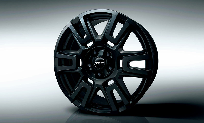 18インチアルミホイール「TRD TX-01」＆ナットセット：15万6500円（税別）/台