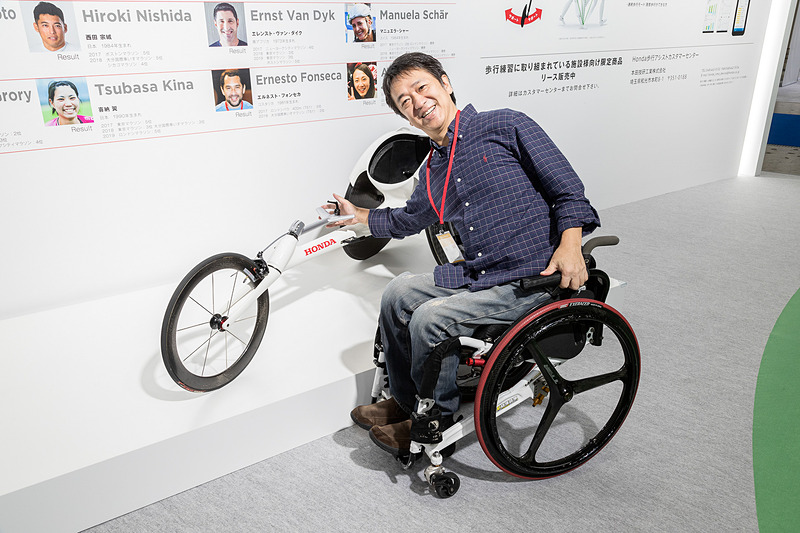 ホンダが2020年の東京オリンピック・パラリンピック用に新開発した車いすレーサー「翔」。めっちゃカッコイイ！