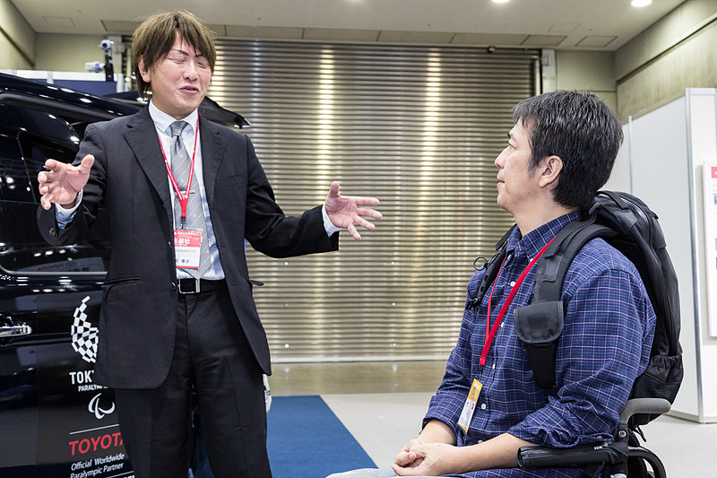 車いす乗降作業研修講師の淡田兼史氏。ジャパンタクシー普及のため、ドライバーと車いす利用者の溝を埋めるために、日々尽力されています