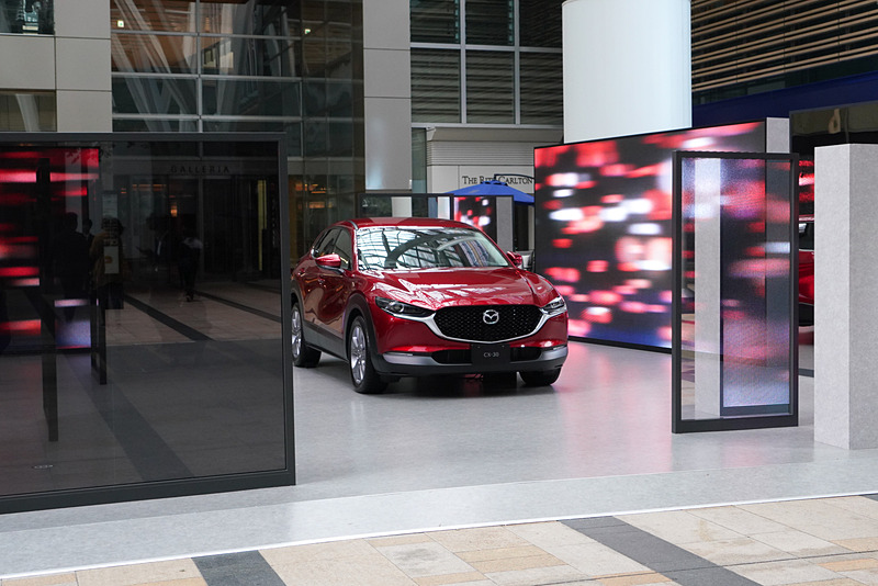 「Tokyo Midtown DESIGN TOUCH 2019」のマツダブース。新型クロスオーバーSUVのCX-30が展示される