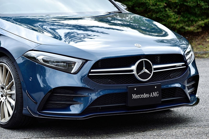 フロントバンパーはフリックが付くEdition 1専用デザイン