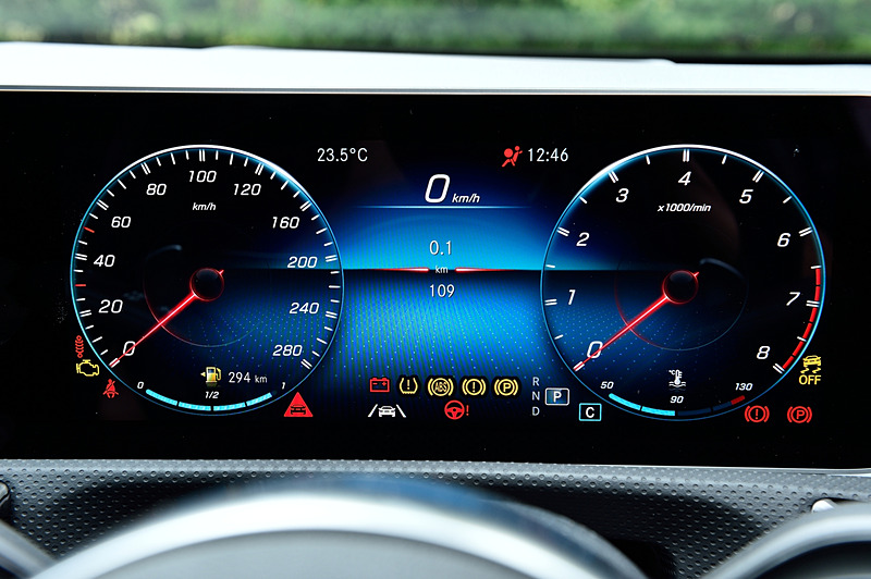 メーター表示も好みに応じて変更可能