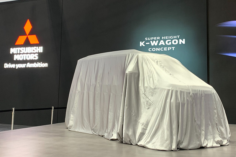 10時30分からプレスカンファレンスが始まる三菱自動車ブース