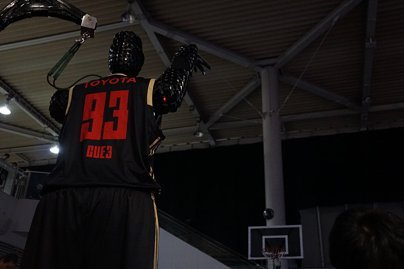 トヨタのAIバスケットロボット「CUE」