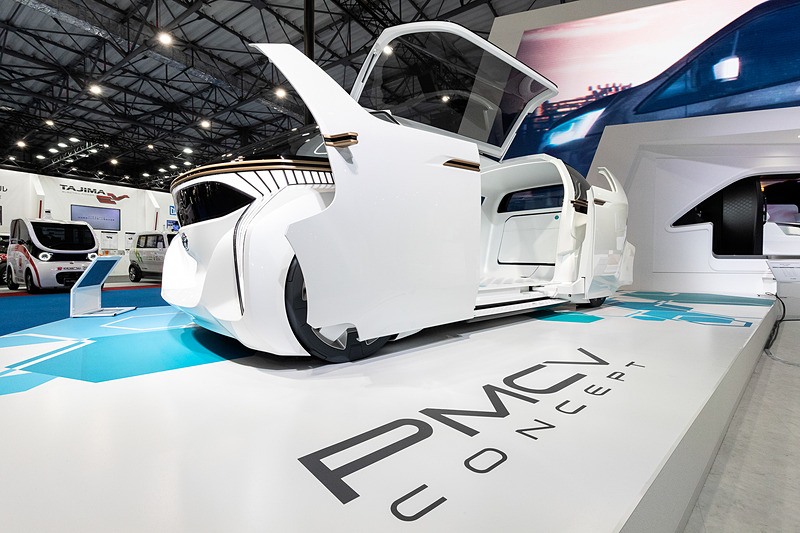 多彩なシートアレンジを可能にしたコンセプトモデル「PMCV Concept」も展示中
