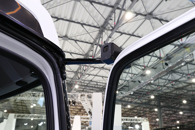 サイドミラーの代わりになるカメラ