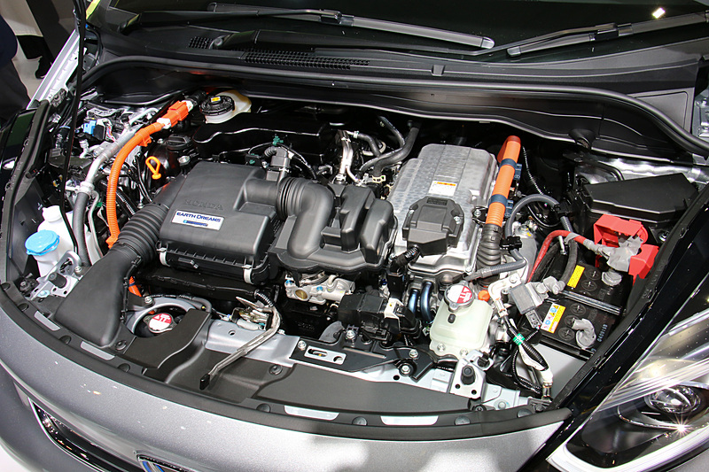 2モーターハイブリッドシステムのe：HEVを採用