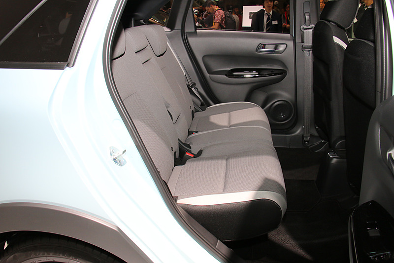 フィット クロスターのシート