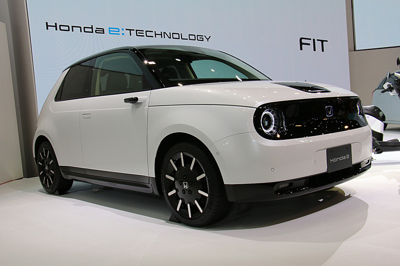後輪駆動の新型EV「Honda e」は日本初公開