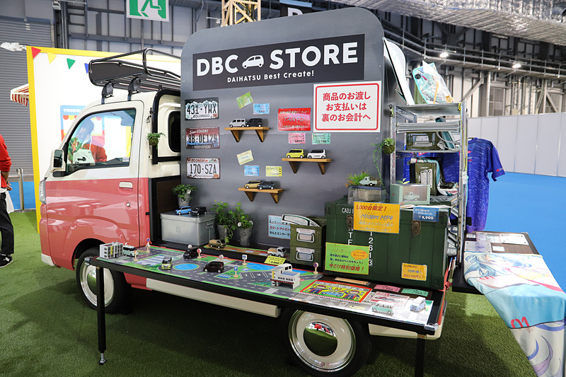 ミニカーなどのオリジナルアイテムや、初音ミクとのコラボアイテム、コペン5周年記念Tシャツなど品揃え豊富