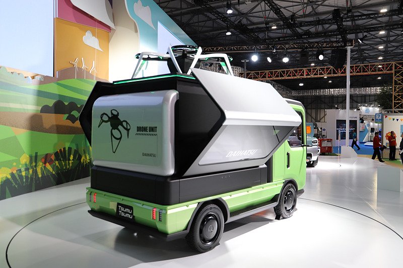 換装できる荷台にはドローンが載せられていた