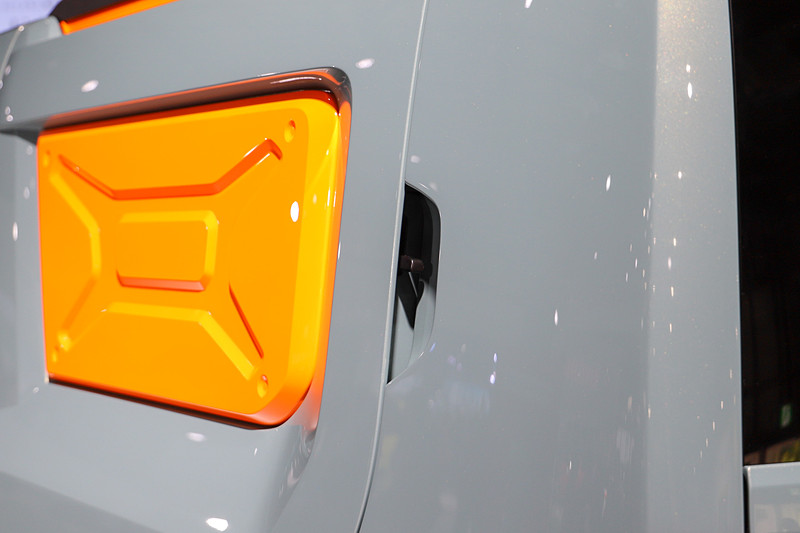 リアドアのノブも目立たないデザイン