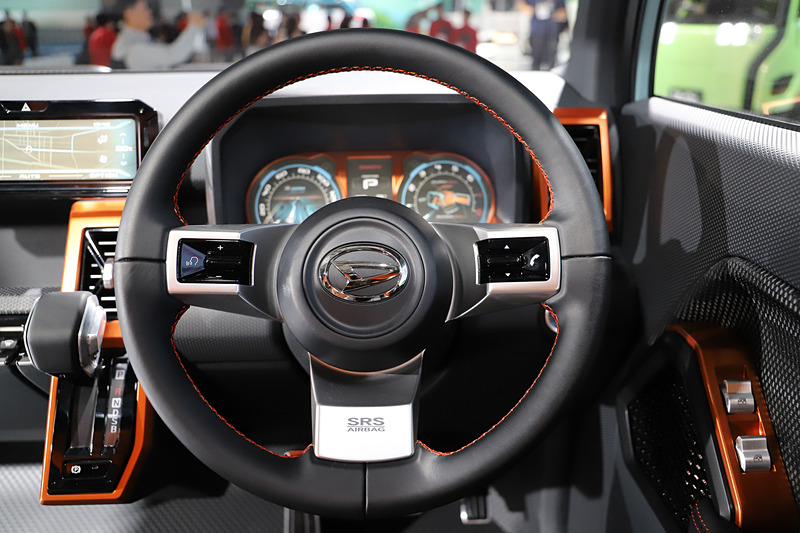 WakuWakuのインテリア。ガラスルーフを想定